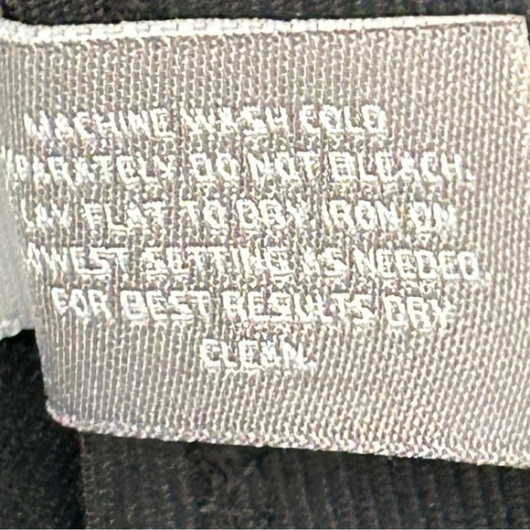 Chico’s ‘So Slimming’ 5 pocket jean with Hidden Fit Technology in Black size 12 - Picture 4 of 12